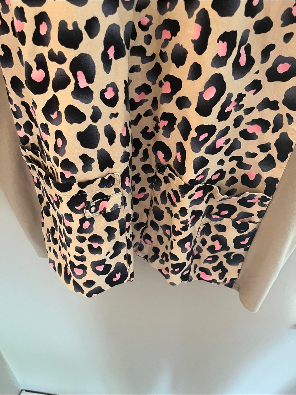 Cherokee Scrub Top - Picture 4 of 4